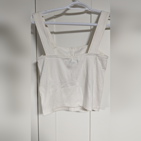 Abercrombie crop tank top with sweetheart neck in white, size medium - Picture 2 of 2